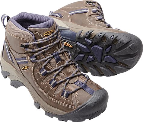 Shoes and Footwear for winter, trekking and outdoor